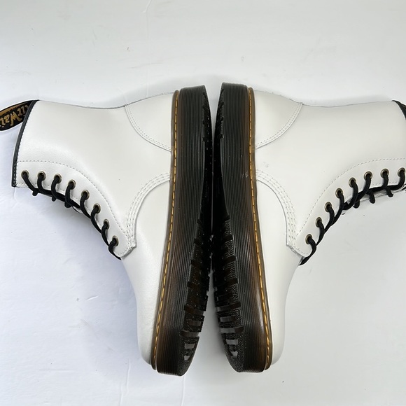 Dr Martens 1460 PATENT LEATHER LACE UP air walk BOOTS size 11 New! - Picture 4 of 6